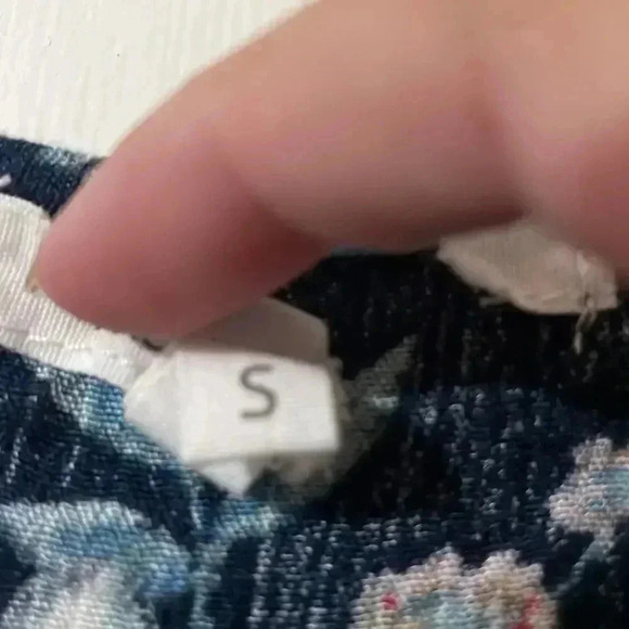 Maurices Top Size S - Picture 4 of 8